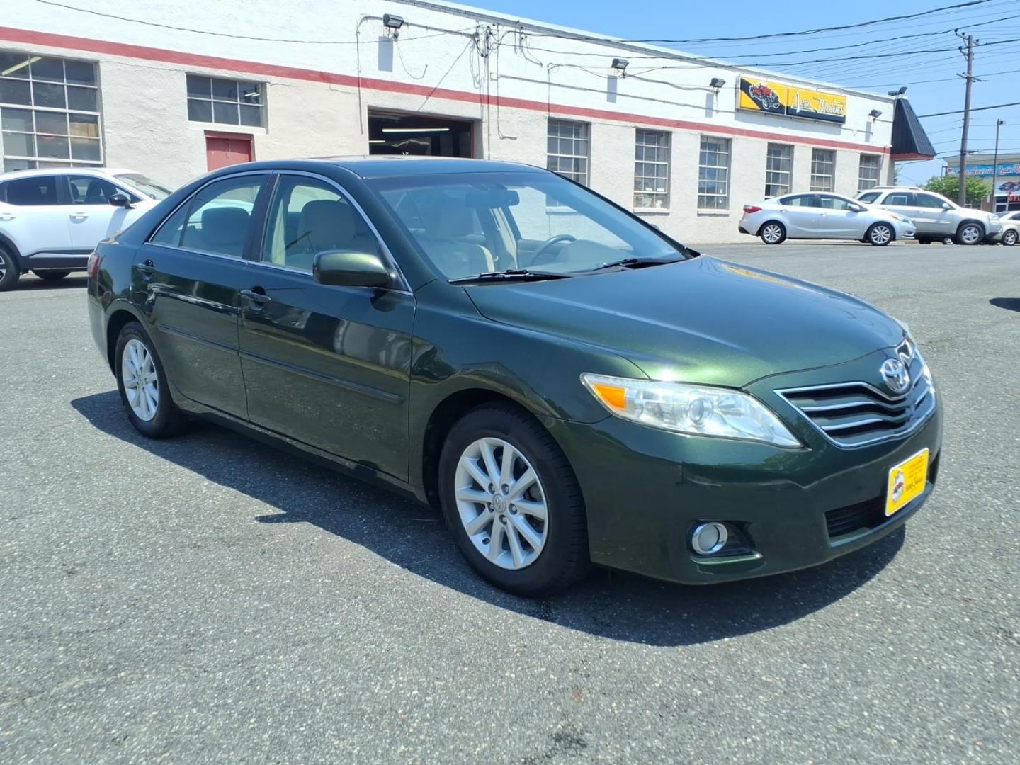 2011 Aloe Green Metallic Toyota Camry XLE (4T1BF3EK8BU) with an 2.5L 2.5L I4 169hp 167ft. lbs. Sequential Fuel Injection engine, 6-Speed Shiftable Automatic transmission, located at 50 Eastern Blvd., Essex, MD, 21221, (410) 686-3444, 39.304367, -76.484947- Photo#6