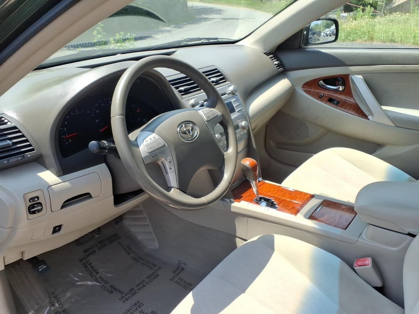 2011 Aloe Green Metallic Toyota Camry XLE (4T1BF3EK8BU) with an 2.5L 2.5L I4 169hp 167ft. lbs. Sequential Fuel Injection engine, 6-Speed Shiftable Automatic transmission, located at 50 Eastern Blvd., Essex, MD, 21221, (410) 686-3444, 39.304367, -76.484947- Photo#8