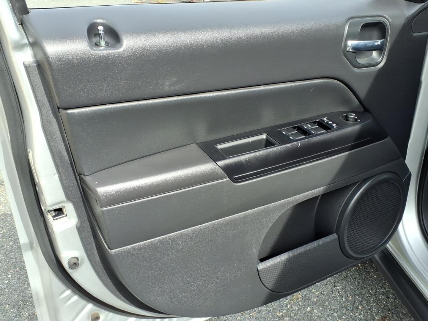 2014 Billet Silver Metallic Clear Coat Jeep Patriot Sport (1C4NJPBAXED) with an 2.0L 2.0L I4 158hp 141ft. lbs. Sequential-Port F.I. engine, Automatic transmission, located at 50 Eastern Blvd., Essex, MD, 21221, (410) 686-3444, 39.304367, -76.484947- Photo#8