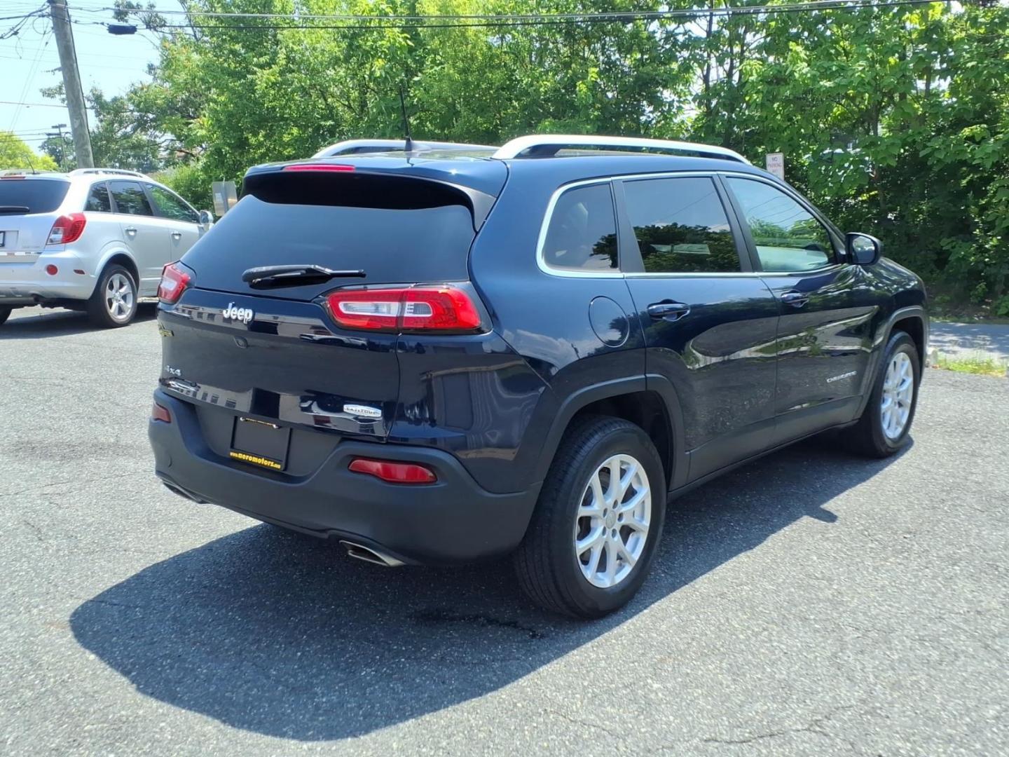 2016 Blue Jeep Cherokee Latitude (1C4PJMCS2GW) with an 3.2L 6 Cylinder Sequential-Port F.I. engine, Automatic transmission, located at 50 Eastern Blvd., Essex, MD, 21221, (410) 686-3444, 39.304367, -76.484947- Photo#3