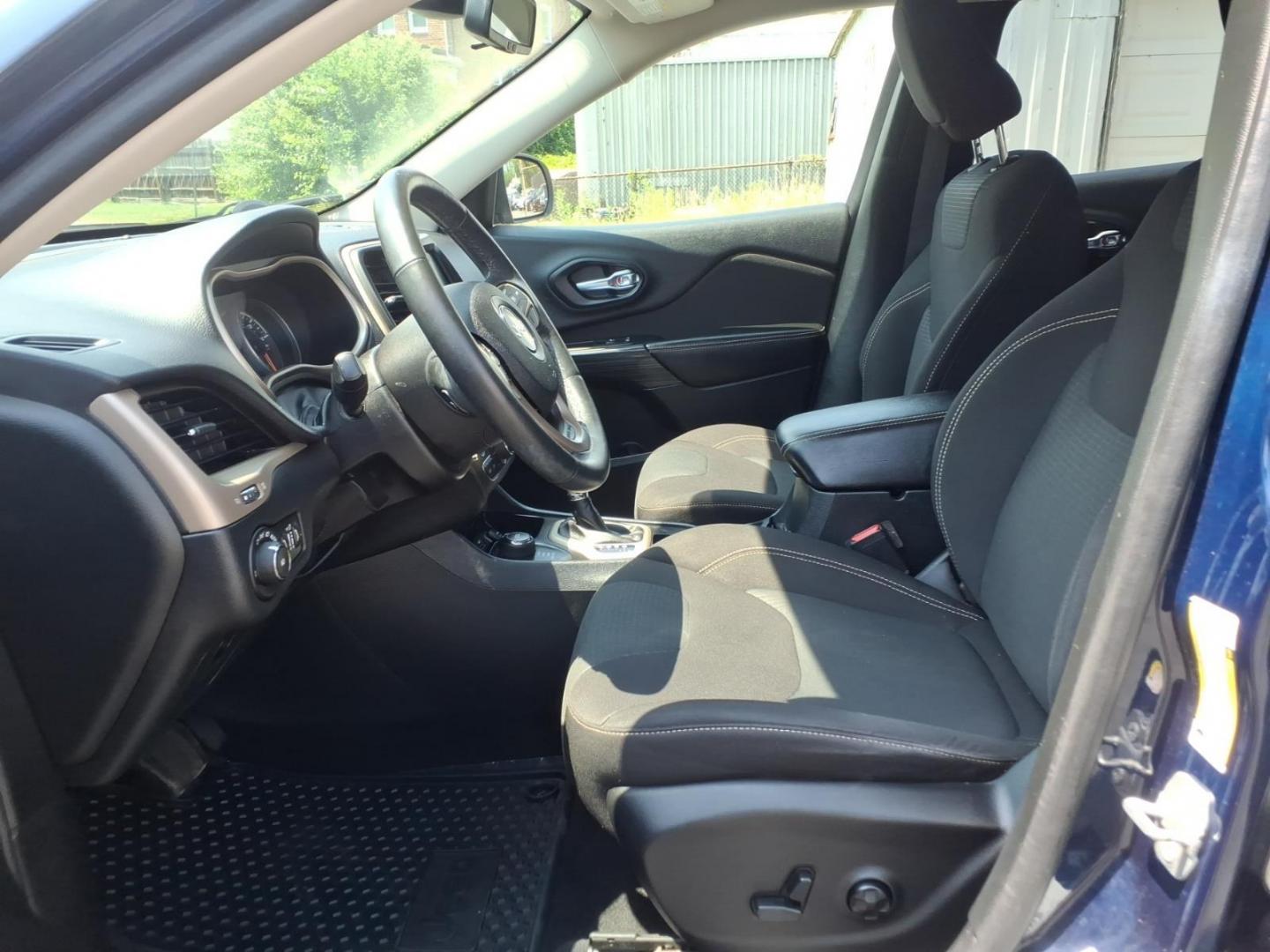 2016 Blue Jeep Cherokee Latitude (1C4PJMCS2GW) with an 3.2L 6 Cylinder Sequential-Port F.I. engine, Automatic transmission, located at 50 Eastern Blvd., Essex, MD, 21221, (410) 686-3444, 39.304367, -76.484947- Photo#6