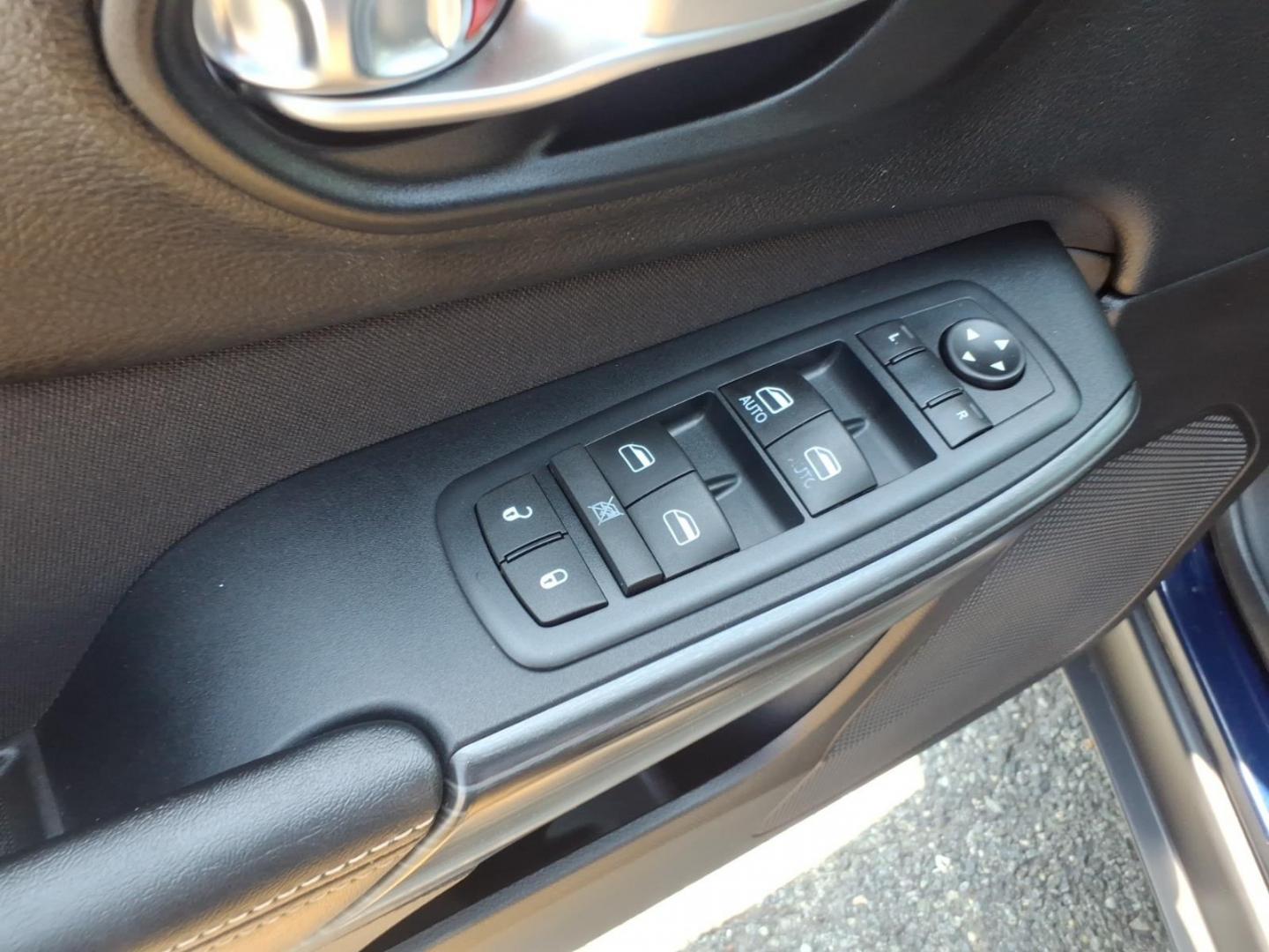 2016 Blue Jeep Cherokee Latitude (1C4PJMCS2GW) with an 3.2L 6 Cylinder Sequential-Port F.I. engine, Automatic transmission, located at 50 Eastern Blvd., Essex, MD, 21221, (410) 686-3444, 39.304367, -76.484947- Photo#9