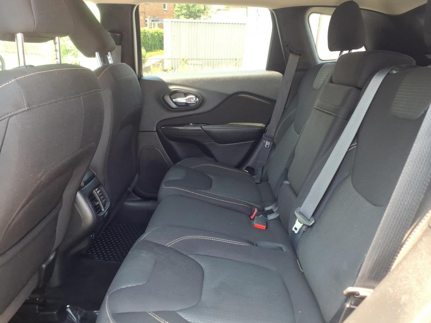 2016 Blue Jeep Cherokee Latitude (1C4PJMCS2GW) with an 3.2L 6 Cylinder Sequential-Port F.I. engine, Automatic transmission, located at 50 Eastern Blvd., Essex, MD, 21221, (410) 686-3444, 39.304367, -76.484947- Photo#10