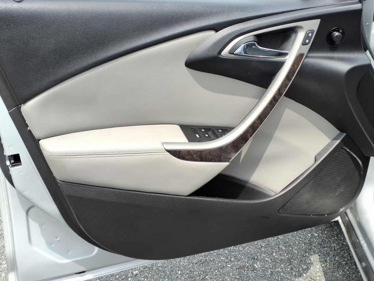 2013 Silver Buick Verano Convenience Group (1G4PR5SK1D4) with an 2.4L 4 Cylinder Fuel Injected engine, Automatic transmission, located at 50 Eastern Blvd., Essex, MD, 21221, (410) 686-3444, 39.304367, -76.484947- Photo#8