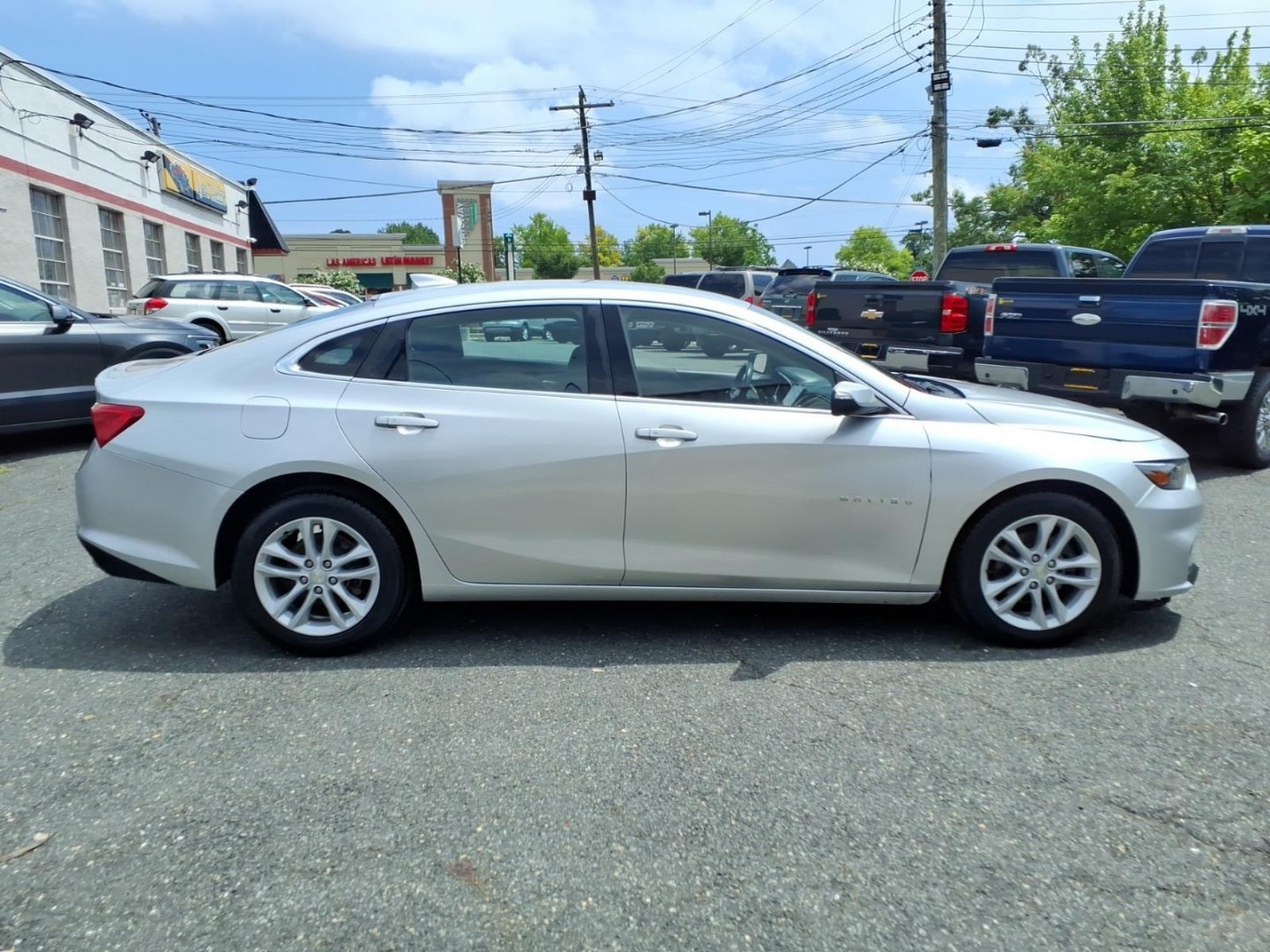 2016 Silver Chevrolet Malibu LT (1G1ZE5ST0GF) with an 1.5L 4 Cylinder Turbocharged engine, 6-Speed Shiftable Automatic transmission, located at 50 Eastern Blvd., Essex, MD, 21221, (410) 686-3444, 39.304367, -76.484947- Photo#5