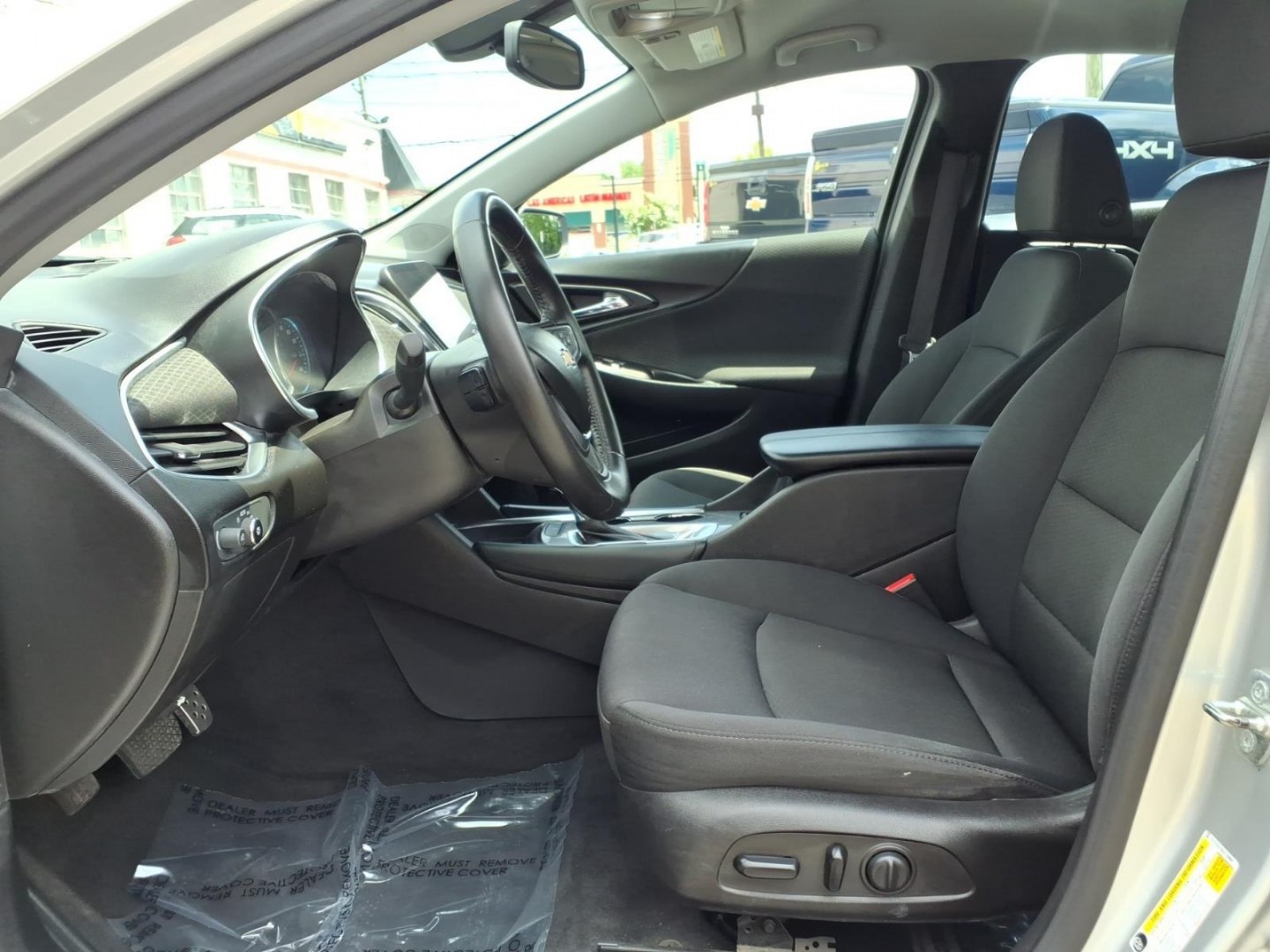 2016 Silver Chevrolet Malibu LT (1G1ZE5ST0GF) with an 1.5L 4 Cylinder Turbocharged engine, 6-Speed Shiftable Automatic transmission, located at 50 Eastern Blvd., Essex, MD, 21221, (410) 686-3444, 39.304367, -76.484947- Photo#7
