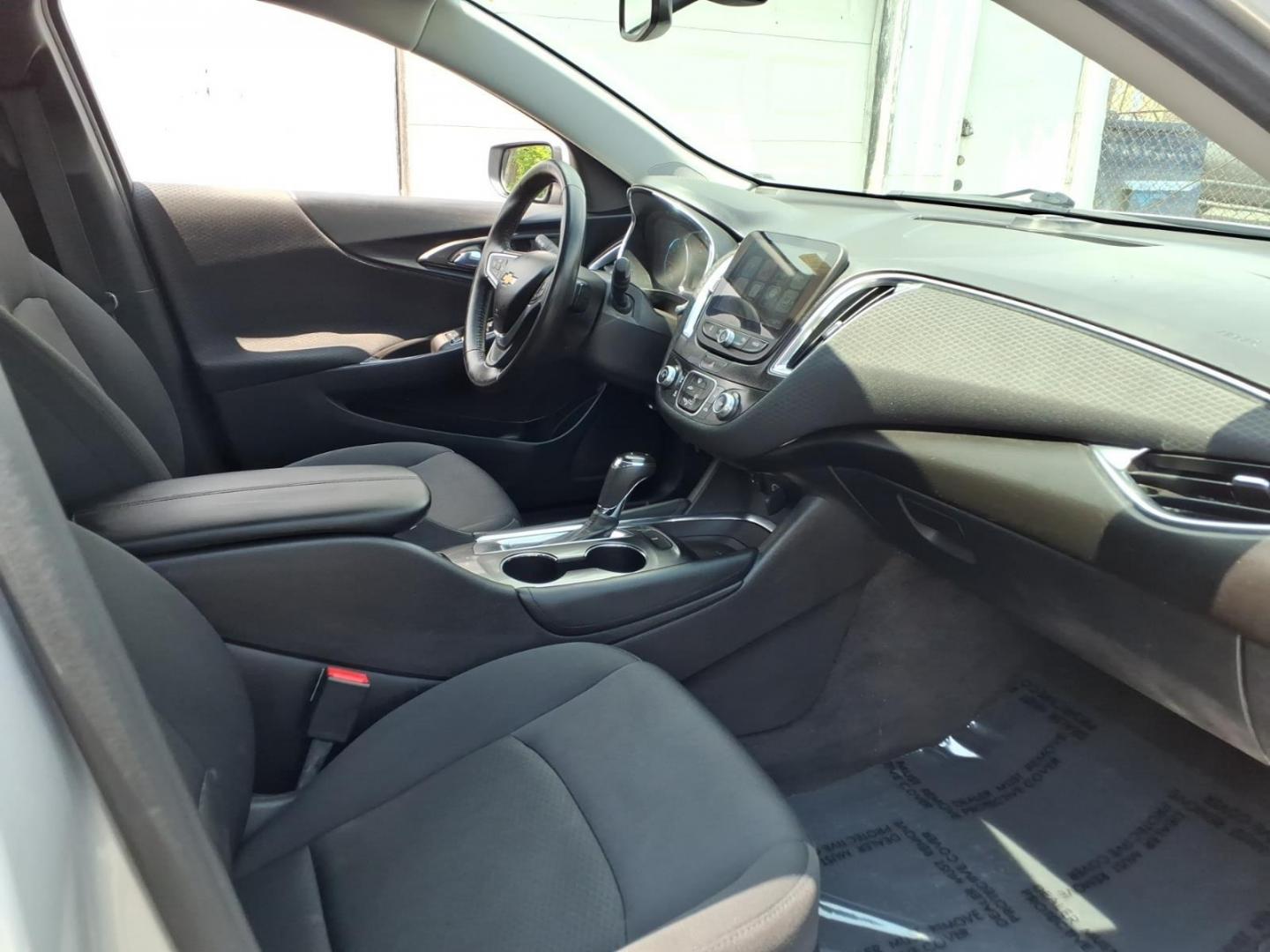 2016 Silver Chevrolet Malibu LT (1G1ZE5ST0GF) with an 1.5L 4 Cylinder Turbocharged engine, 6-Speed Shiftable Automatic transmission, located at 50 Eastern Blvd., Essex, MD, 21221, (410) 686-3444, 39.304367, -76.484947- Photo#15