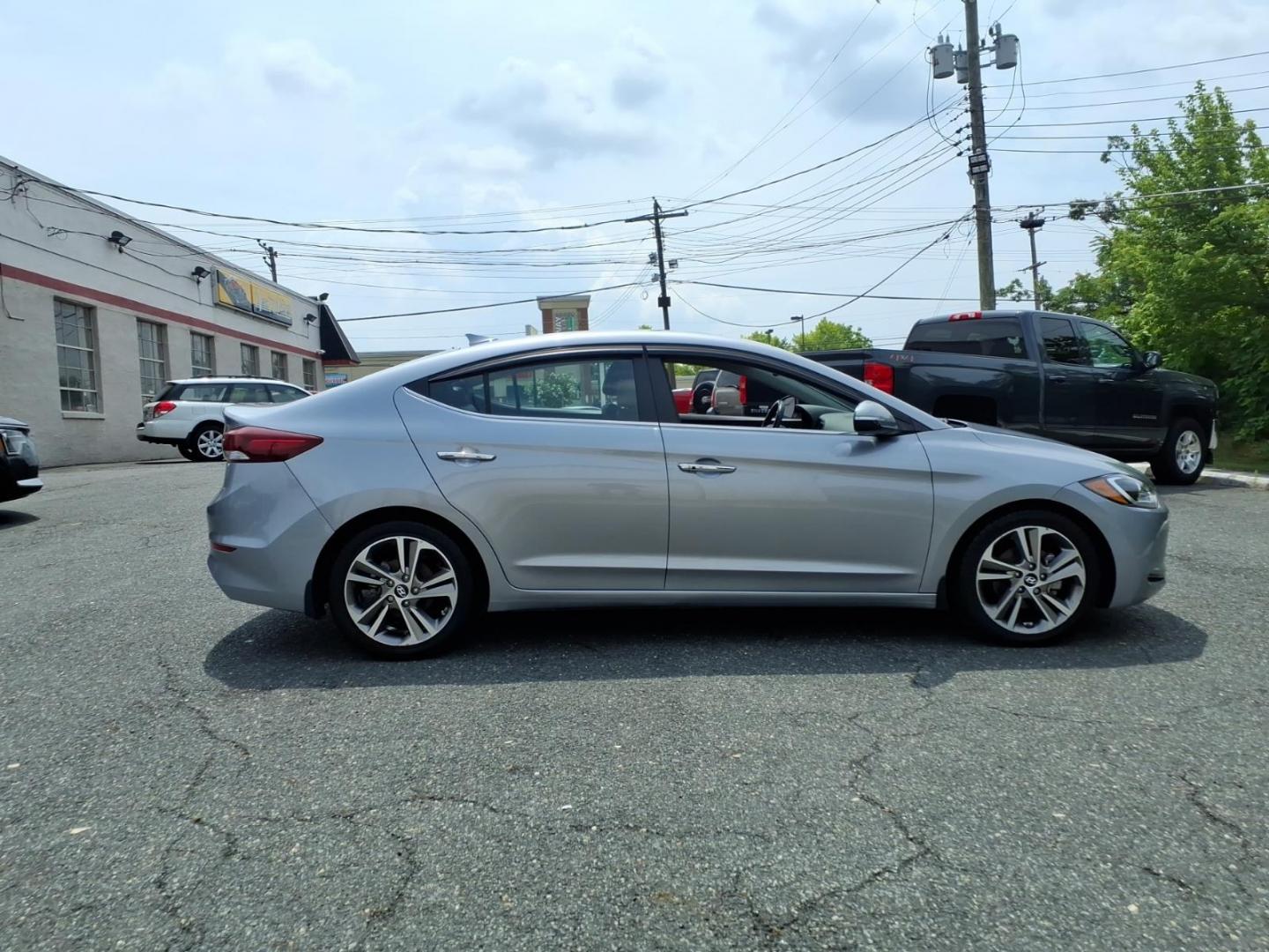 2017 Gray Hyundai ELANTRA Limited (5NPD84LF7HH) with an 2.0L 4 Cylinder Sequential-Port F.I. engine, Automatic transmission, located at 50 Eastern Blvd., Essex, MD, 21221, (410) 686-3444, 39.304367, -76.484947- Photo#5