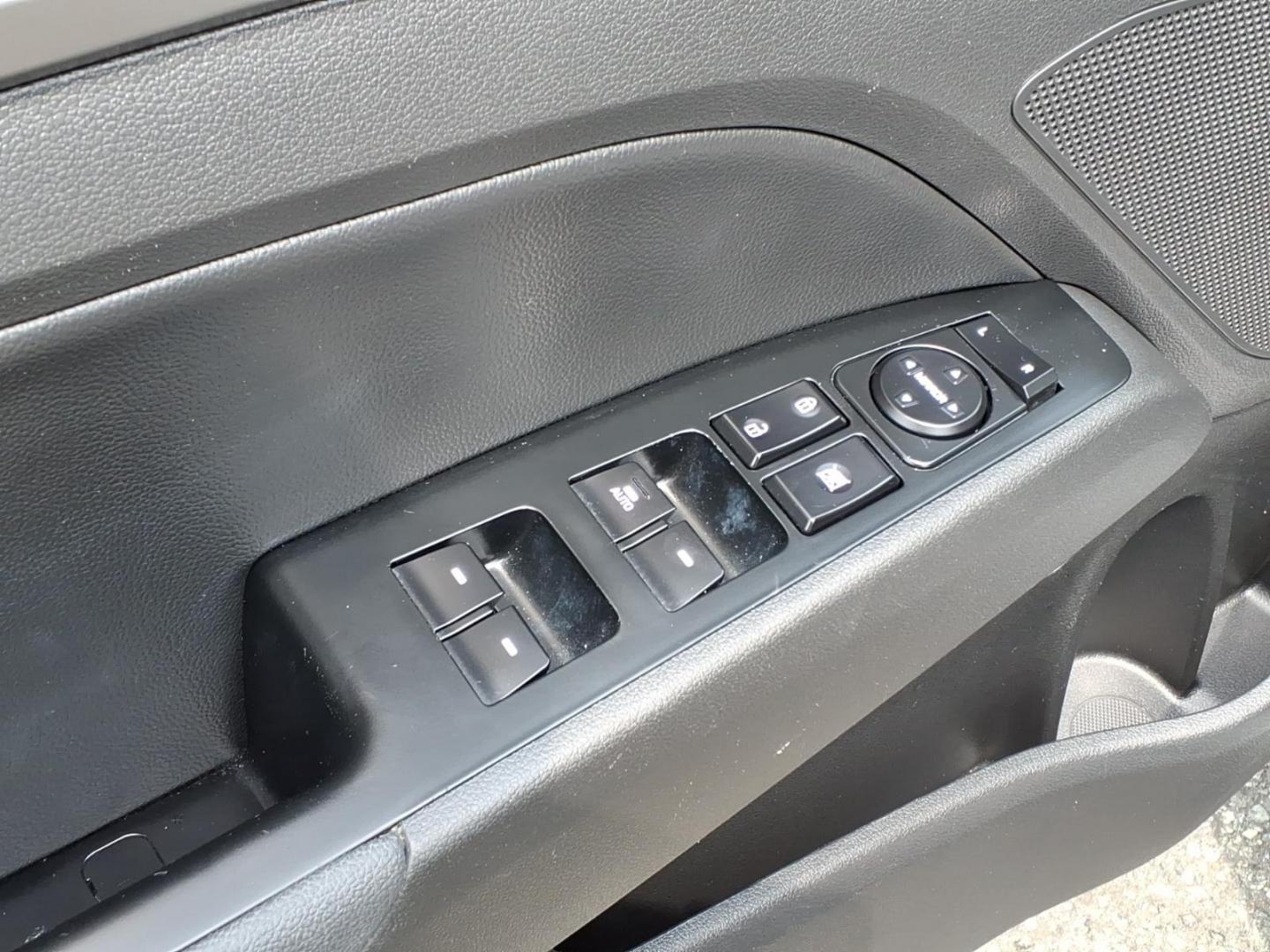 2017 Gray Hyundai ELANTRA Limited (5NPD84LF7HH) with an 2.0L 4 Cylinder Sequential-Port F.I. engine, Automatic transmission, located at 50 Eastern Blvd., Essex, MD, 21221, (410) 686-3444, 39.304367, -76.484947- Photo#11