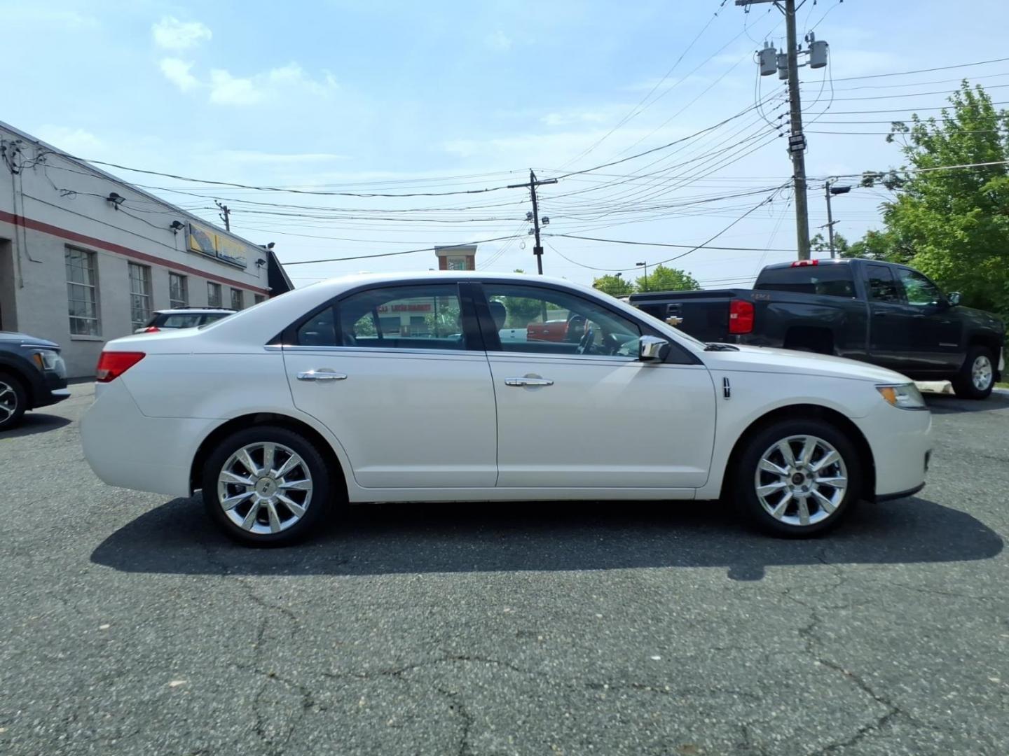2011 White Lincoln MKZ Base (3LNHL2JC8BR) with an 3.5L 6 Cylinder Sequential-Port F.I. engine, Automatic transmission, located at 50 Eastern Blvd., Essex, MD, 21221, (410) 686-3444, 39.304367, -76.484947- Photo#5