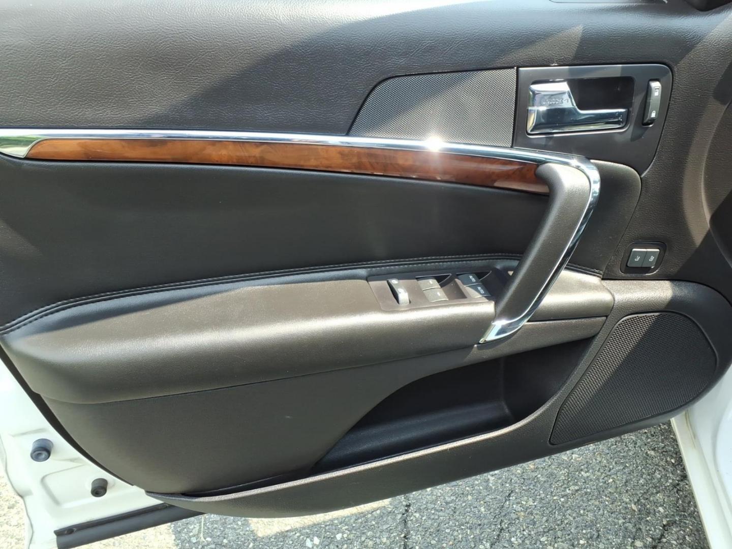 2011 White Lincoln MKZ Base (3LNHL2JC8BR) with an 3.5L 6 Cylinder Sequential-Port F.I. engine, Automatic transmission, located at 50 Eastern Blvd., Essex, MD, 21221, (410) 686-3444, 39.304367, -76.484947- Photo#9