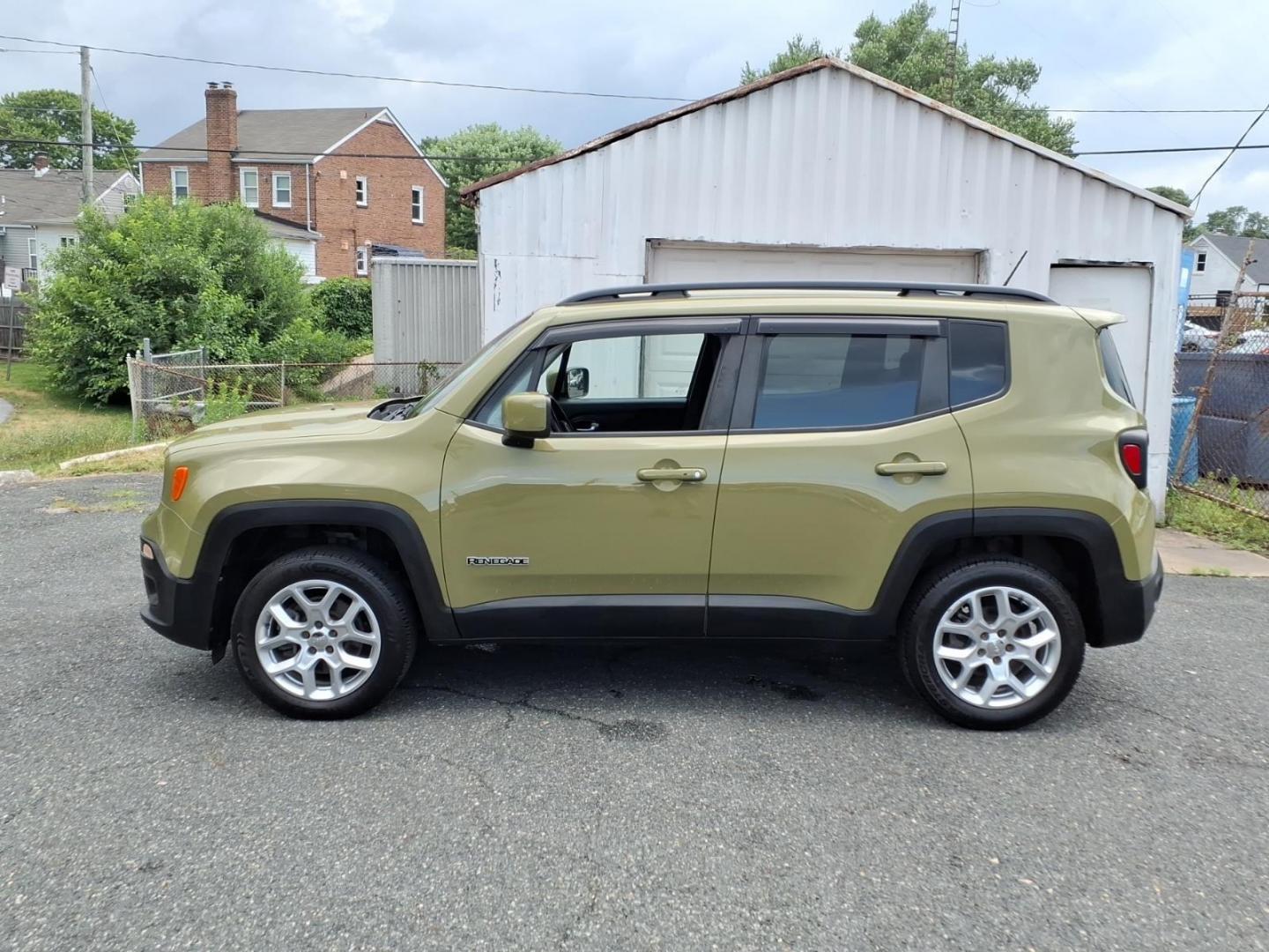 2015 Commando Jeep Renegade Latitude (ZACCJBBT7FP) with an 2.4L 4 Cylinder Fuel Injected engine, Automatic transmission, located at 50 Eastern Blvd., Essex, MD, 21221, (410) 686-3444, 39.304367, -76.484947- Photo#1
