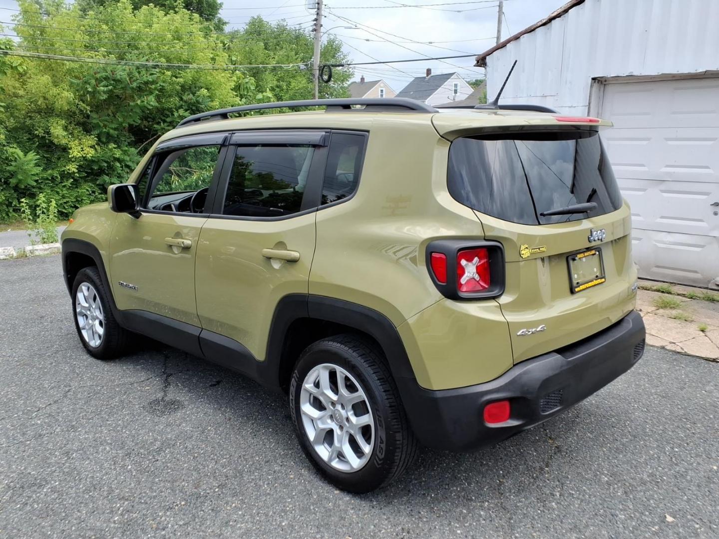 2015 Commando Jeep Renegade Latitude (ZACCJBBT7FP) with an 2.4L 4 Cylinder Fuel Injected engine, Automatic transmission, located at 50 Eastern Blvd., Essex, MD, 21221, (410) 686-3444, 39.304367, -76.484947- Photo#2