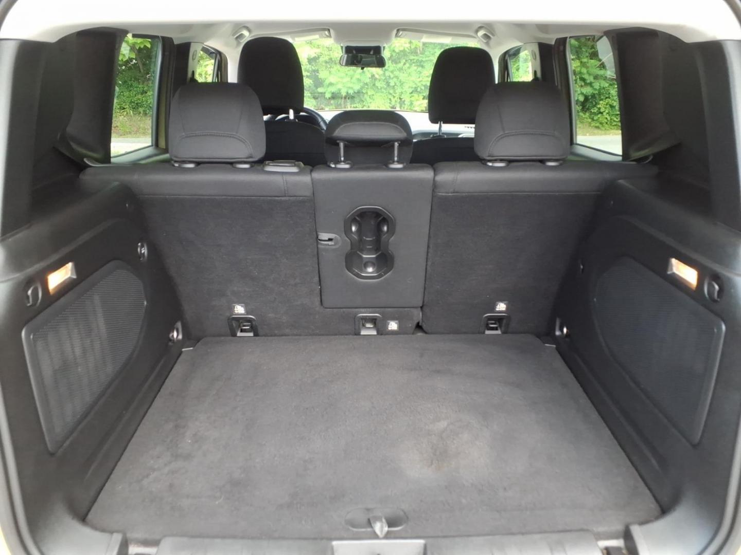 2015 Commando Jeep Renegade Latitude (ZACCJBBT7FP) with an 2.4L 4 Cylinder Fuel Injected engine, Automatic transmission, located at 50 Eastern Blvd., Essex, MD, 21221, (410) 686-3444, 39.304367, -76.484947- Photo#12
