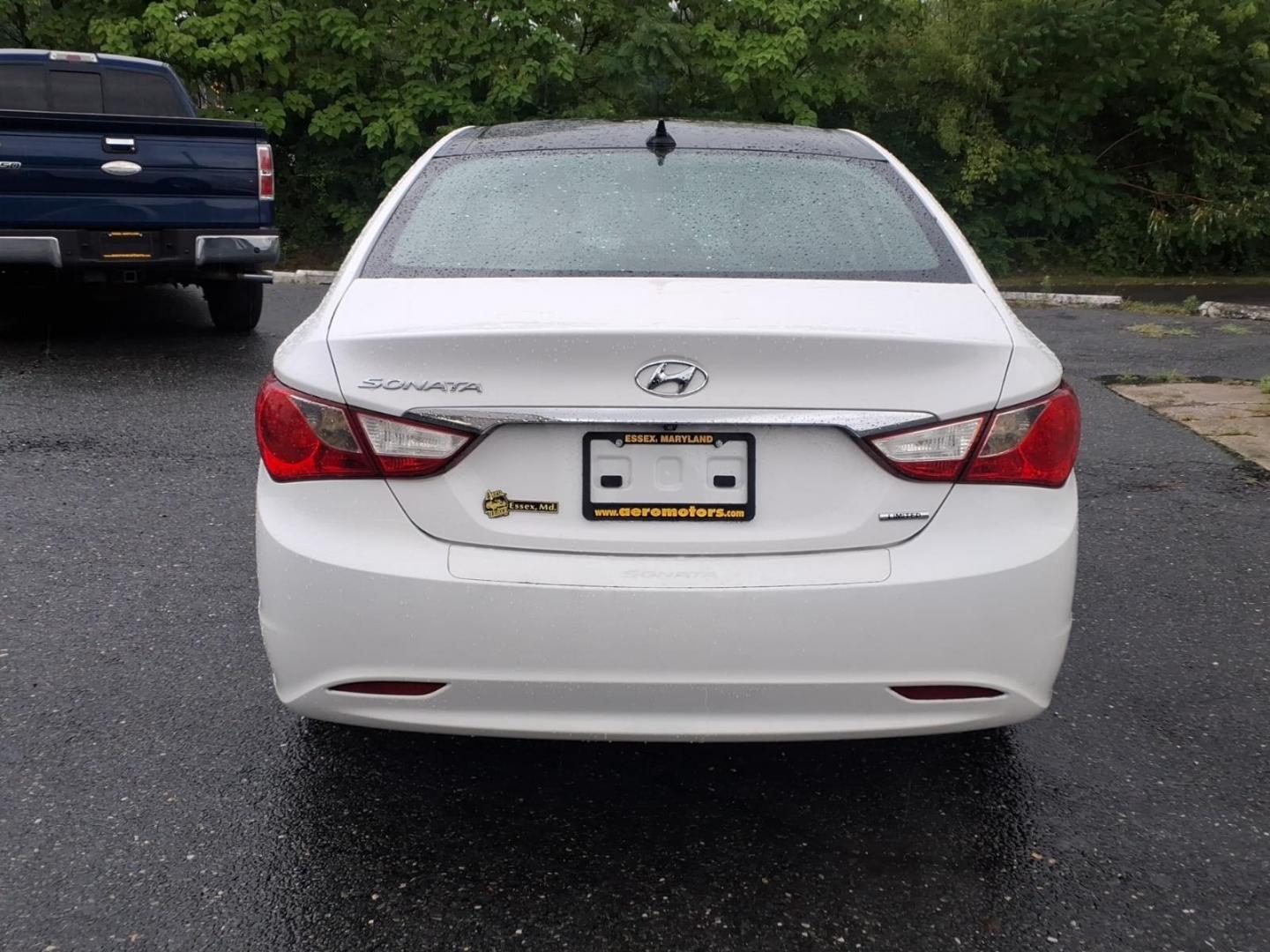 2012 White Hyundai SONATA Limited (5NPEC4AC2CH) with an 2.4L 4 Cylinder Fuel Injected engine, Automatic transmission, located at 50 Eastern Blvd., Essex, MD, 21221, (410) 686-3444, 39.304367, -76.484947- Photo#3