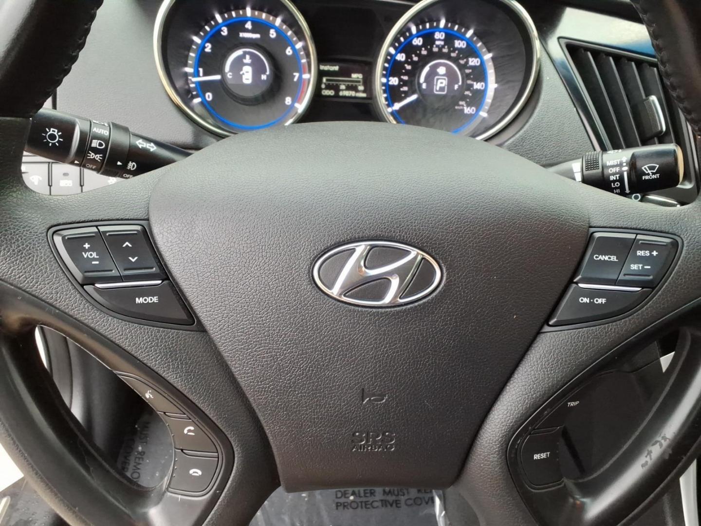 2012 White Hyundai SONATA Limited (5NPEC4AC2CH) with an 2.4L 4 Cylinder Fuel Injected engine, Automatic transmission, located at 50 Eastern Blvd., Essex, MD, 21221, (410) 686-3444, 39.304367, -76.484947- Photo#9