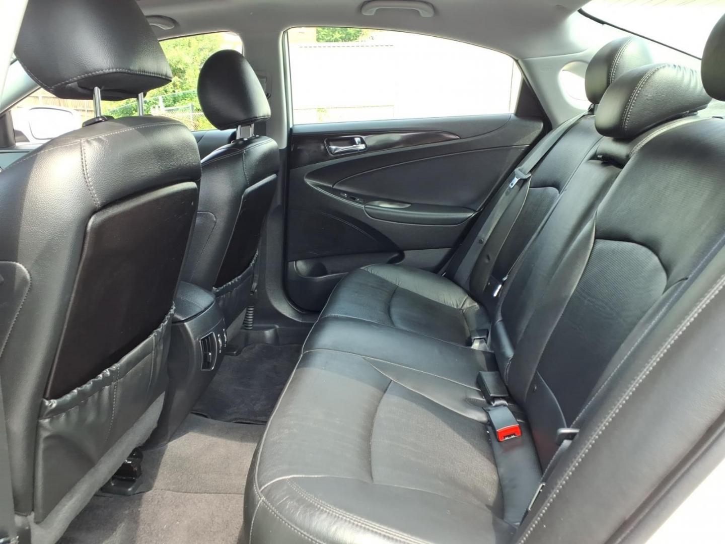2012 White Hyundai SONATA Limited (5NPEC4AC2CH) with an 2.4L 4 Cylinder Fuel Injected engine, Automatic transmission, located at 50 Eastern Blvd., Essex, MD, 21221, (410) 686-3444, 39.304367, -76.484947- Photo#14