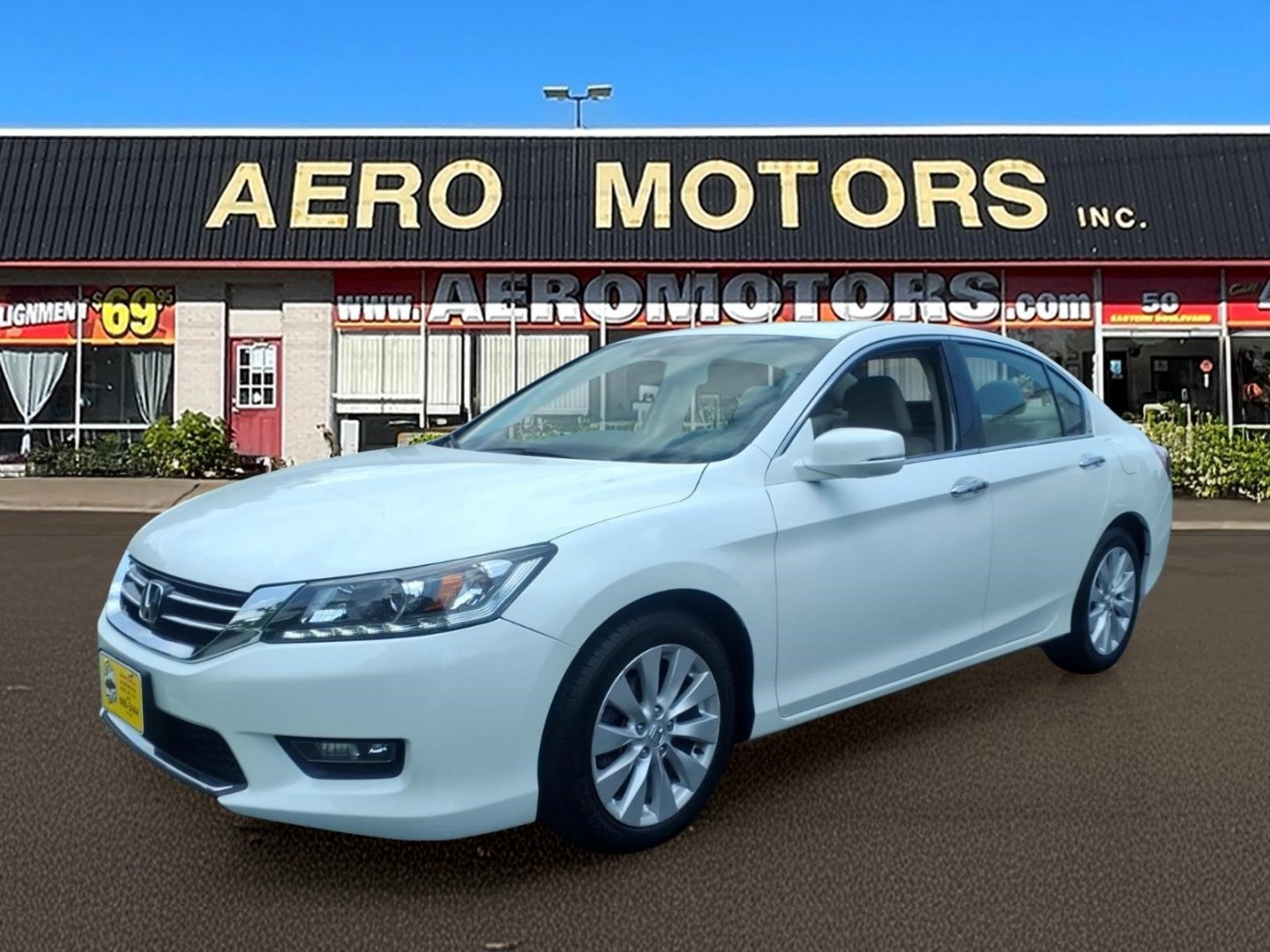 2014 White Honda Accord EX-L V6 (1HGCR3F82EA) with an 3.5L 3.5L V6 278hp 252ft. lbs. Sequential-Port F.I. engine, 6-Speed Shiftable Automatic transmission, located at 50 Eastern Blvd., Essex, MD, 21221, (410) 686-3444, 39.304367, -76.484947- Photo#0