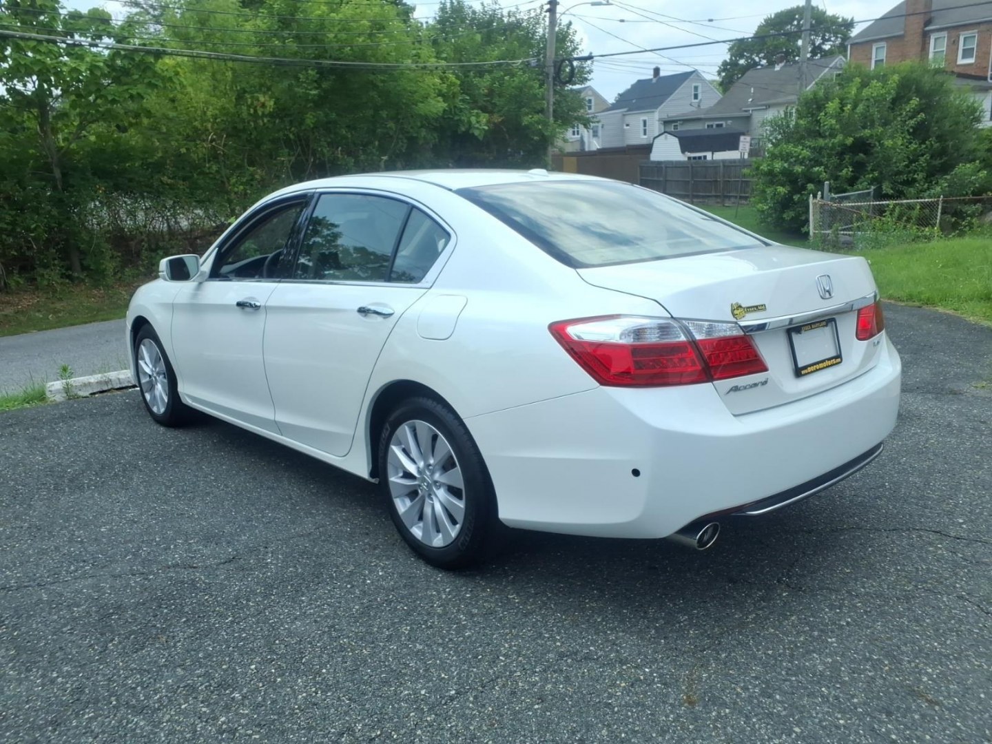 2014 White Honda Accord EX-L V6 (1HGCR3F82EA) with an 3.5L 3.5L V6 278hp 252ft. lbs. Sequential-Port F.I. engine, 6-Speed Shiftable Automatic transmission, located at 50 Eastern Blvd., Essex, MD, 21221, (410) 686-3444, 39.304367, -76.484947- Photo#2
