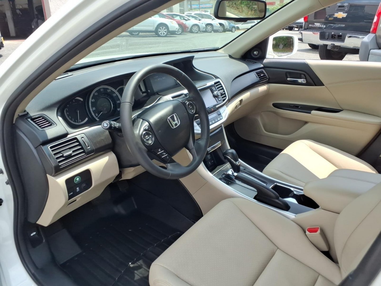 2014 White Honda Accord EX-L V6 (1HGCR3F82EA) with an 3.5L 3.5L V6 278hp 252ft. lbs. Sequential-Port F.I. engine, 6-Speed Shiftable Automatic transmission, located at 50 Eastern Blvd., Essex, MD, 21221, (410) 686-3444, 39.304367, -76.484947- Photo#8