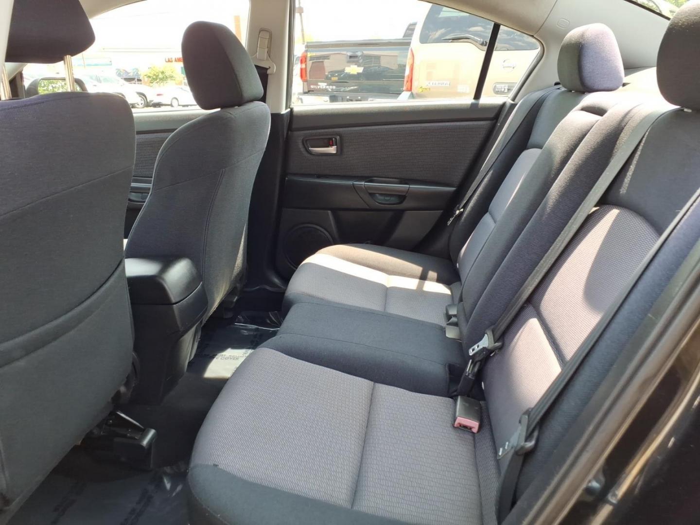 2007 Black Mazda Mazda3 (JM1BK32F171) with an 2.0L 4 Cylinder Fuel Injected engine, Automatic transmission, located at 50 Eastern Blvd., Essex, MD, 21221, (410) 686-3444, 39.304367, -76.484947- Photo#11