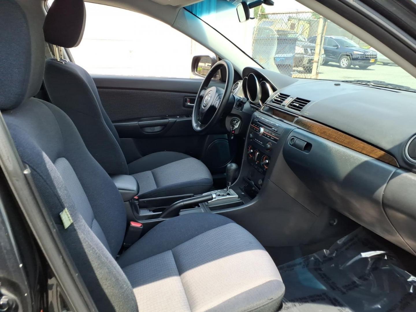 2007 Black Mazda Mazda3 (JM1BK32F171) with an 2.0L 4 Cylinder Fuel Injected engine, Automatic transmission, located at 50 Eastern Blvd., Essex, MD, 21221, (410) 686-3444, 39.304367, -76.484947- Photo#13