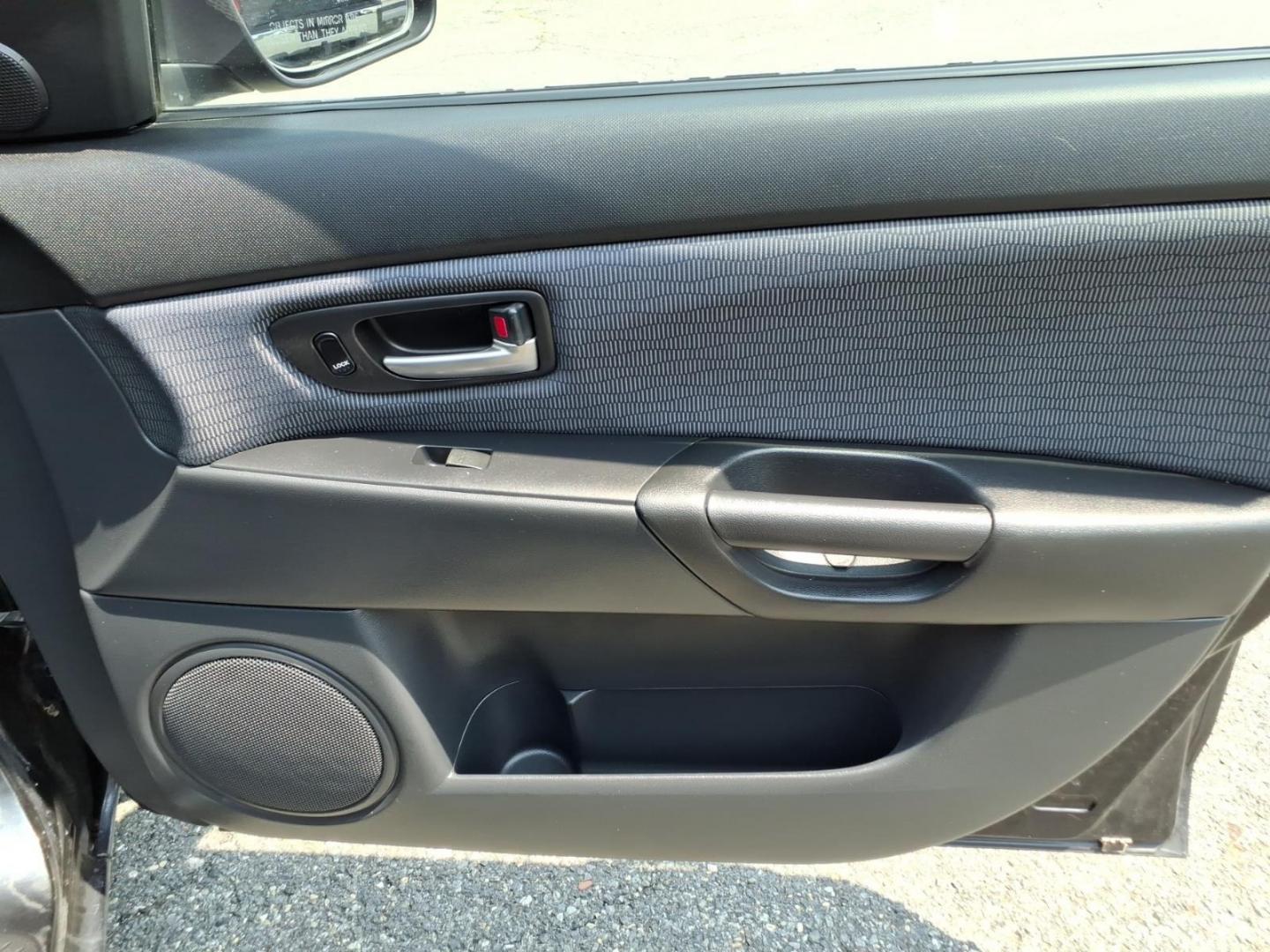 2007 Black Mazda Mazda3 (JM1BK32F171) with an 2.0L 4 Cylinder Fuel Injected engine, Automatic transmission, located at 50 Eastern Blvd., Essex, MD, 21221, (410) 686-3444, 39.304367, -76.484947- Photo#14