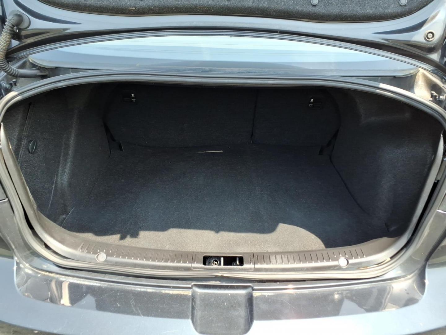 2007 Black Mazda Mazda3 (JM1BK32F171) with an 2.0L 4 Cylinder Fuel Injected engine, Automatic transmission, located at 50 Eastern Blvd., Essex, MD, 21221, (410) 686-3444, 39.304367, -76.484947- Photo#15