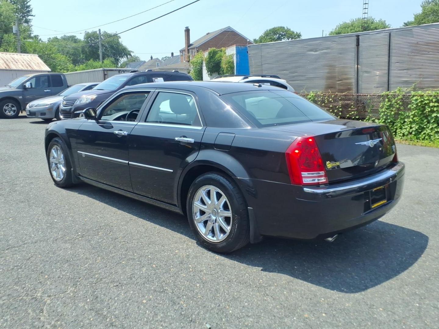 2009 Gray Chrysler 300 C HEMI (2C3KA63T09H) with an 5.7L 8 Cylinder Sequential-Port F.I. engine, Automatic transmission, located at 50 Eastern Blvd., Essex, MD, 21221, (410) 686-3444, 39.304367, -76.484947- Photo#2