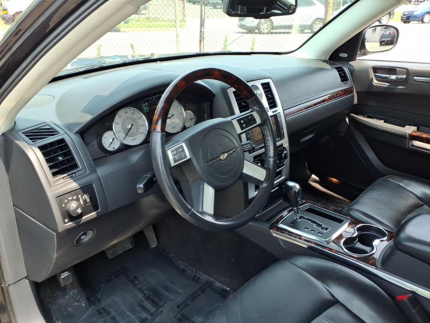 2009 Gray Chrysler 300 C HEMI (2C3KA63T09H) with an 5.7L 8 Cylinder Sequential-Port F.I. engine, Automatic transmission, located at 50 Eastern Blvd., Essex, MD, 21221, (410) 686-3444, 39.304367, -76.484947- Photo#6