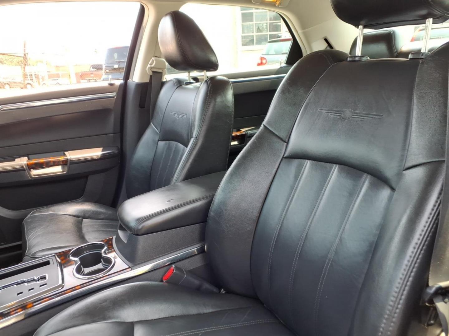 2009 Gray Chrysler 300 C HEMI (2C3KA63T09H) with an 5.7L 8 Cylinder Sequential-Port F.I. engine, Automatic transmission, located at 50 Eastern Blvd., Essex, MD, 21221, (410) 686-3444, 39.304367, -76.484947- Photo#9