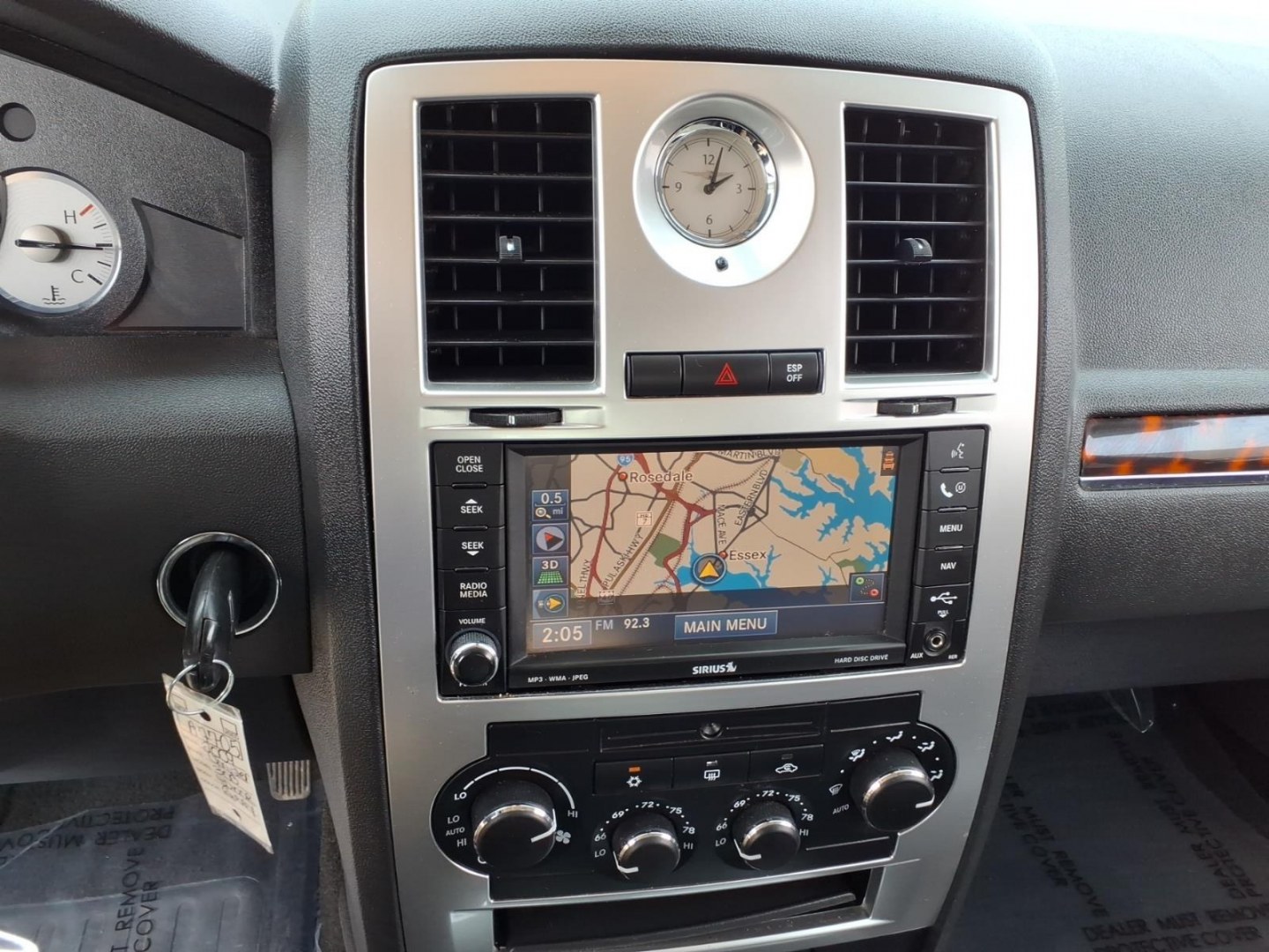 2009 Gray Chrysler 300 C HEMI (2C3KA63T09H) with an 5.7L 8 Cylinder Sequential-Port F.I. engine, Automatic transmission, located at 50 Eastern Blvd., Essex, MD, 21221, (410) 686-3444, 39.304367, -76.484947- Photo#16