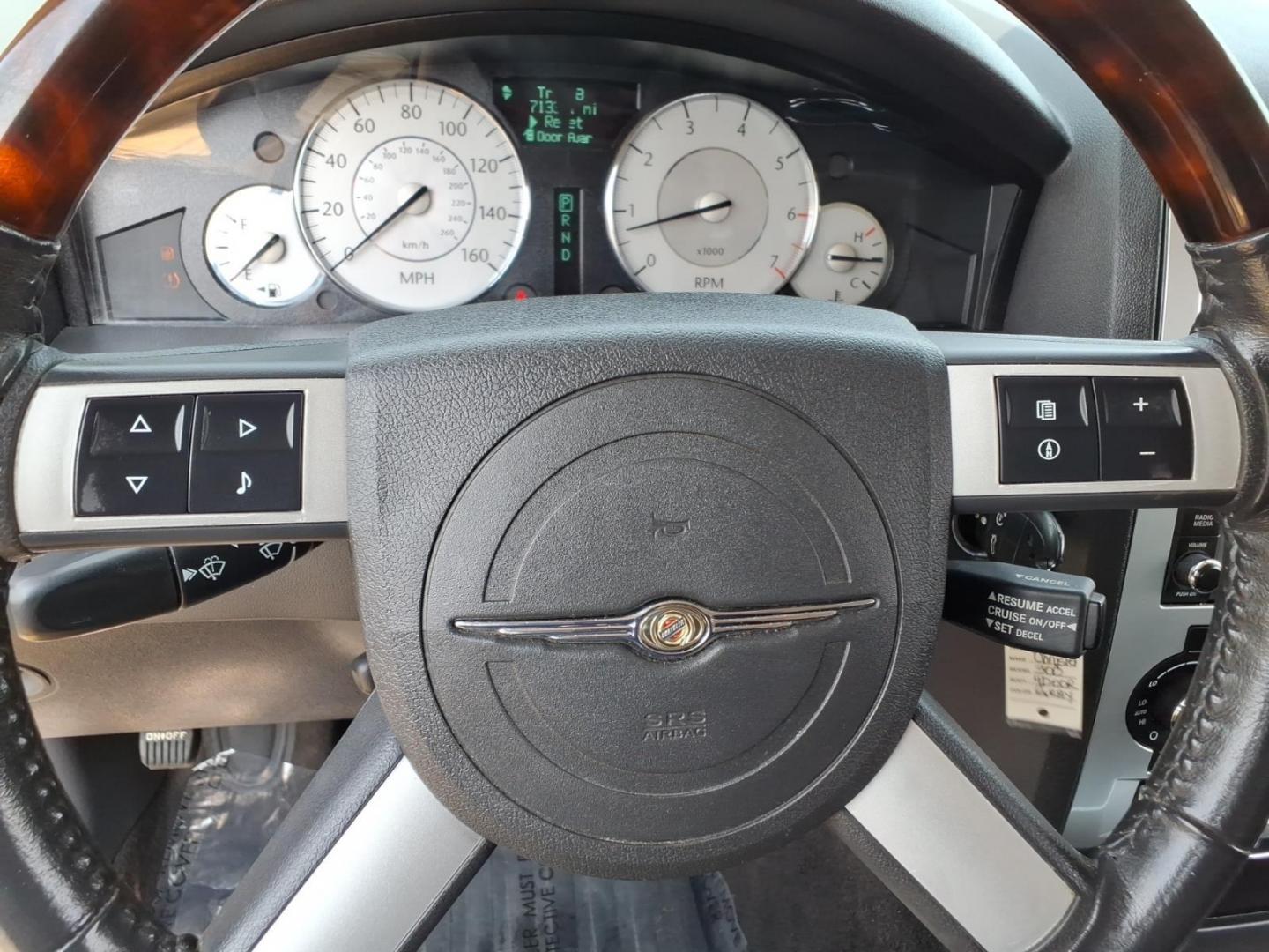 2009 Gray Chrysler 300 C HEMI (2C3KA63T09H) with an 5.7L 8 Cylinder Sequential-Port F.I. engine, Automatic transmission, located at 50 Eastern Blvd., Essex, MD, 21221, (410) 686-3444, 39.304367, -76.484947- Photo#18