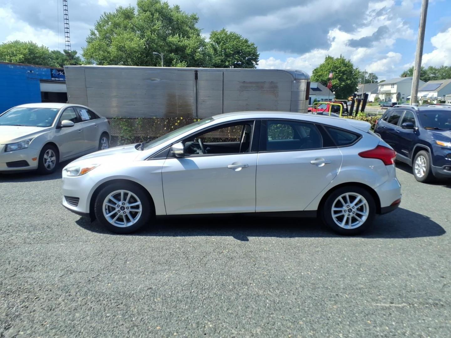 2016 Silver Ford Focus SE (1FADP3K25GL) with an 2.0L 4 Cylinder Fuel Injected engine, Manual transmission, located at 50 Eastern Blvd., Essex, MD, 21221, (410) 686-3444, 39.304367, -76.484947- Photo#1