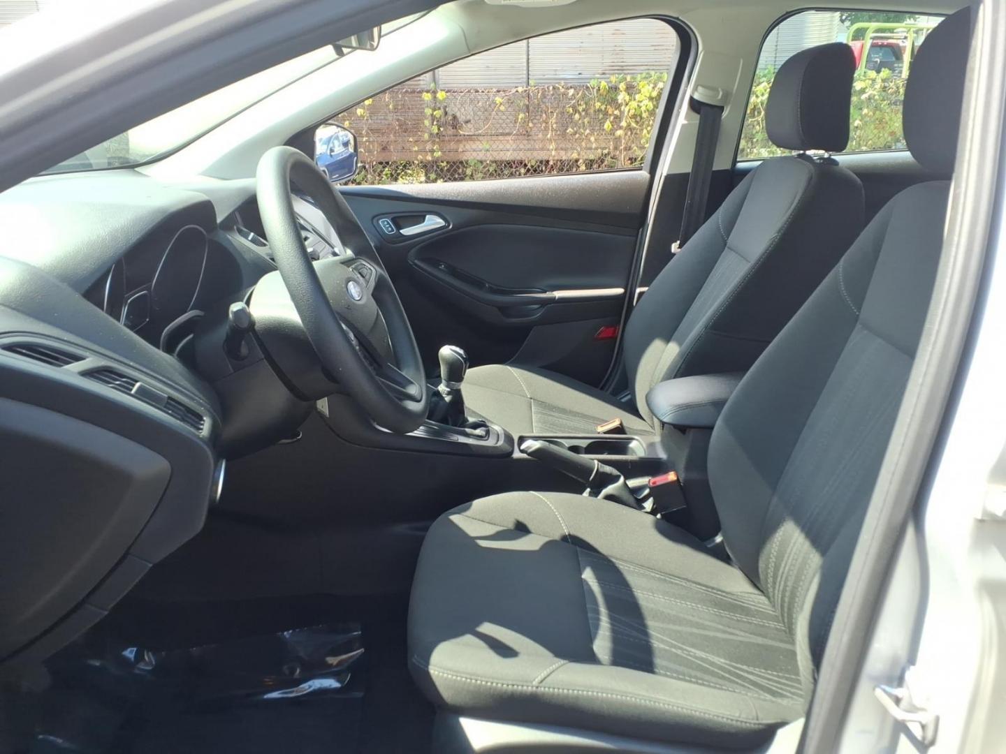 2016 Silver Ford Focus SE (1FADP3K25GL) with an 2.0L 4 Cylinder Fuel Injected engine, Manual transmission, located at 50 Eastern Blvd., Essex, MD, 21221, (410) 686-3444, 39.304367, -76.484947- Photo#6
