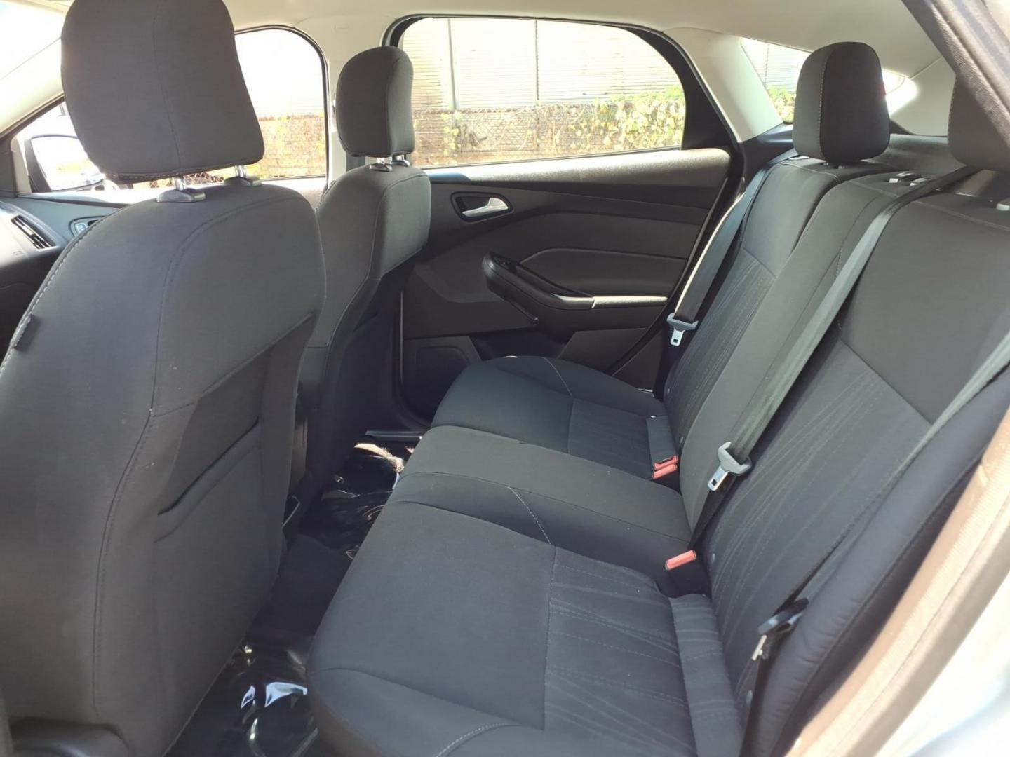 2016 Silver Ford Focus SE (1FADP3K25GL) with an 2.0L 4 Cylinder Fuel Injected engine, Manual transmission, located at 50 Eastern Blvd., Essex, MD, 21221, (410) 686-3444, 39.304367, -76.484947- Photo#11
