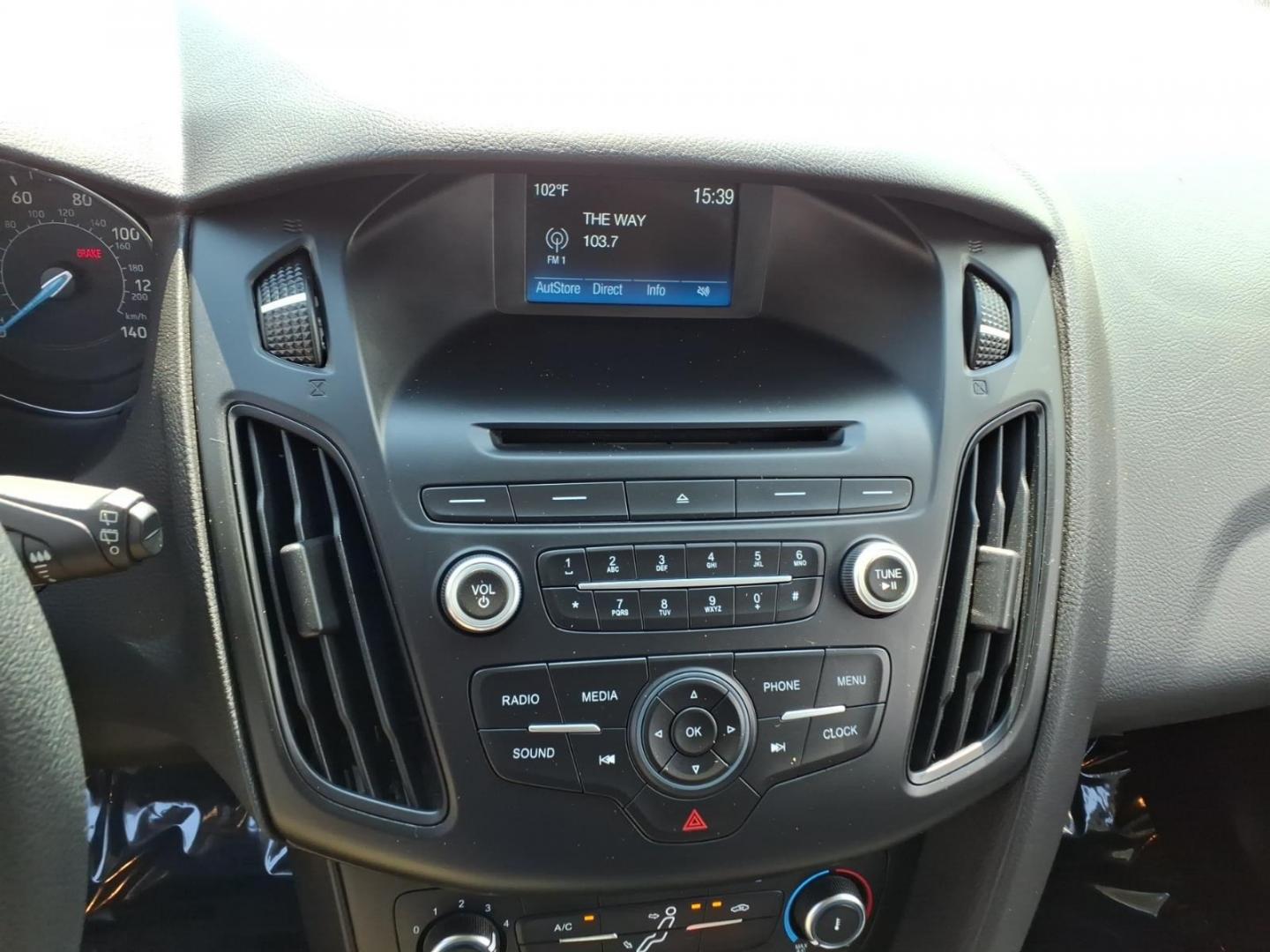 2016 Silver Ford Focus SE (1FADP3K25GL) with an 2.0L 4 Cylinder Fuel Injected engine, Manual transmission, located at 50 Eastern Blvd., Essex, MD, 21221, (410) 686-3444, 39.304367, -76.484947- Photo#16
