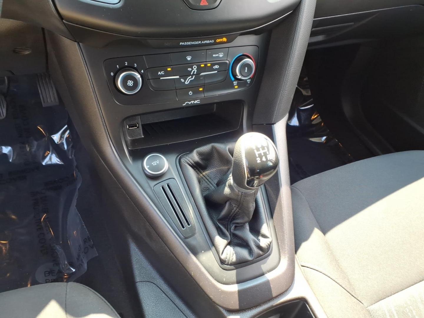 2016 Silver Ford Focus SE (1FADP3K25GL) with an 2.0L 4 Cylinder Fuel Injected engine, Manual transmission, located at 50 Eastern Blvd., Essex, MD, 21221, (410) 686-3444, 39.304367, -76.484947- Photo#17