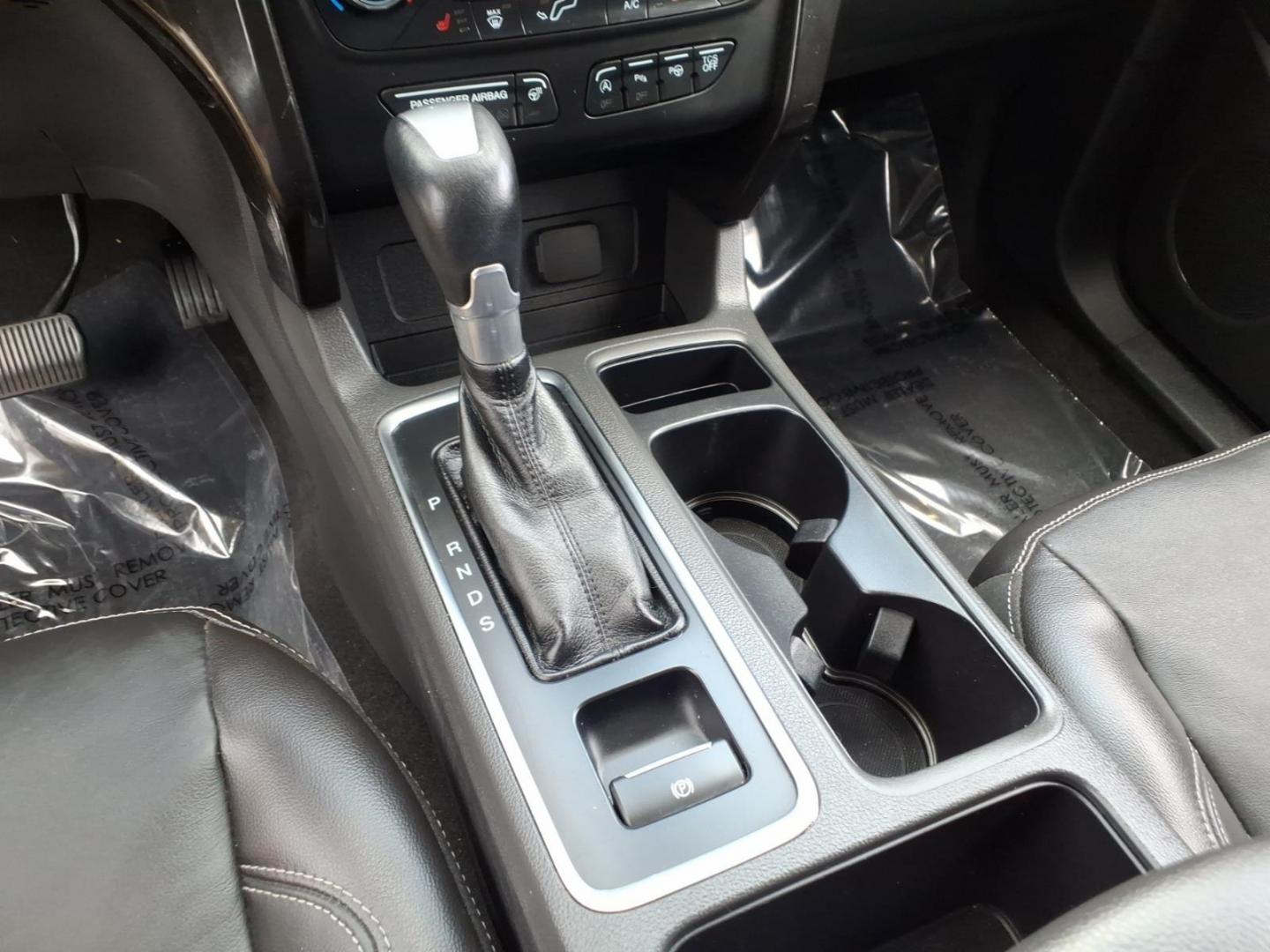 2017 White Gold Ford Escape Titanium (1FMCU9J95HU) with an 2.0L 4 Cylinder Turbocharged engine, ATAWD transmission, located at 50 Eastern Blvd., Essex, MD, 21221, (410) 686-3444, 39.304367, -76.484947- Photo#19