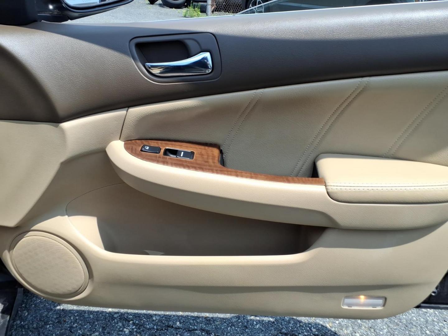 2007 Black Honda Accord EX-L (1HGCM56837A) with an 2.4L 2.4L inline 4 double overhead camshaft 16V Sequential-Port F.I. engine, 5-Speed Automatic transmission, located at 50 Eastern Blvd., Essex, MD, 21221, (410) 686-3444, 39.304367, -76.484947- Photo#16