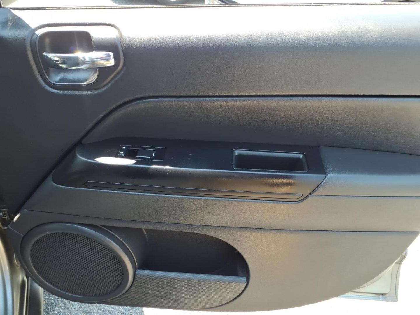 2012 Gray Jeep Compass Latitude (1C4NJDEB8CD) with an 2.4L 4 Cylinder Sequential-Port F.I. engine, Automatic transmission, located at 50 Eastern Blvd., Essex, MD, 21221, (410) 686-3444, 39.304367, -76.484947- Photo#13
