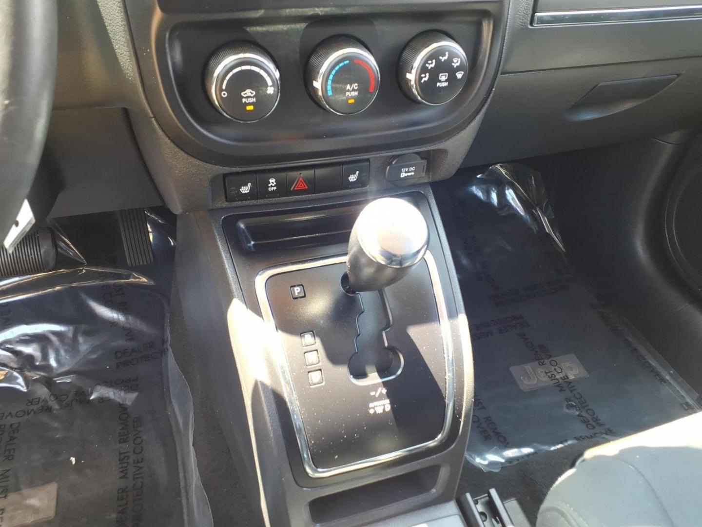2012 Gray Jeep Compass Latitude (1C4NJDEB8CD) with an 2.4L 4 Cylinder Sequential-Port F.I. engine, Automatic transmission, located at 50 Eastern Blvd., Essex, MD, 21221, (410) 686-3444, 39.304367, -76.484947- Photo#18