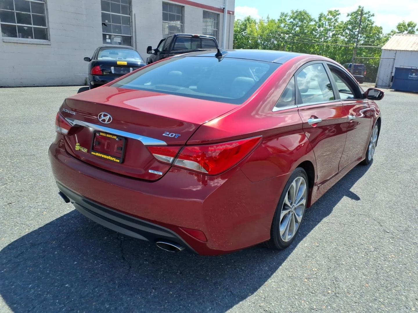 2014 Venetian Red Hyundai SONATA Limited 2.0T (5NPEC4AB5EH) with an 2.0L 4 Cylinder Turbocharged engine, Automatic transmission, located at 50 Eastern Blvd., Essex, MD, 21221, (410) 686-3444, 39.304367, -76.484947- Photo#3