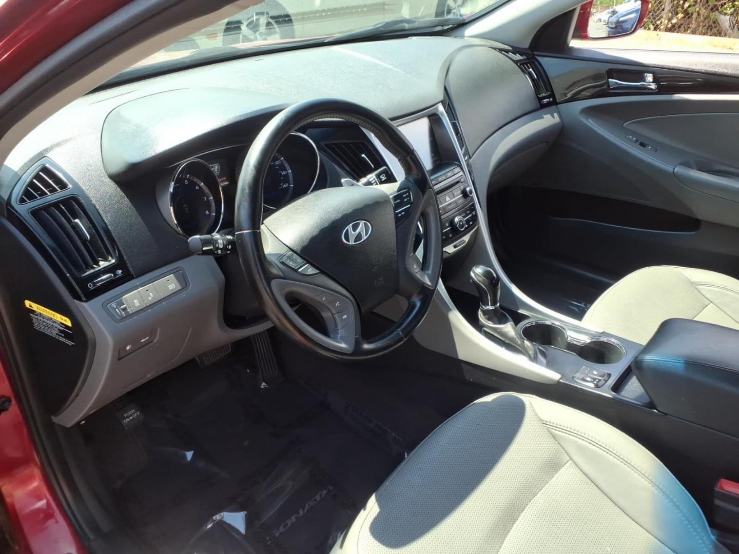 2014 Venetian Red Hyundai SONATA Limited 2.0T (5NPEC4AB5EH) with an 2.0L 4 Cylinder Turbocharged engine, Automatic transmission, located at 50 Eastern Blvd., Essex, MD, 21221, (410) 686-3444, 39.304367, -76.484947- Photo#7