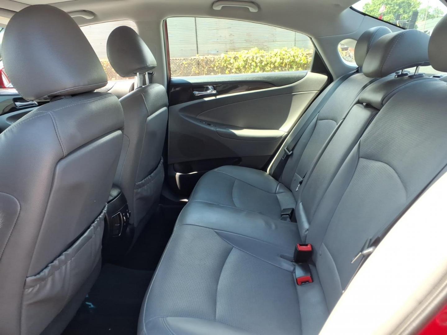 2014 Venetian Red Hyundai SONATA Limited 2.0T (5NPEC4AB5EH) with an 2.0L 4 Cylinder Turbocharged engine, Automatic transmission, located at 50 Eastern Blvd., Essex, MD, 21221, (410) 686-3444, 39.304367, -76.484947- Photo#10
