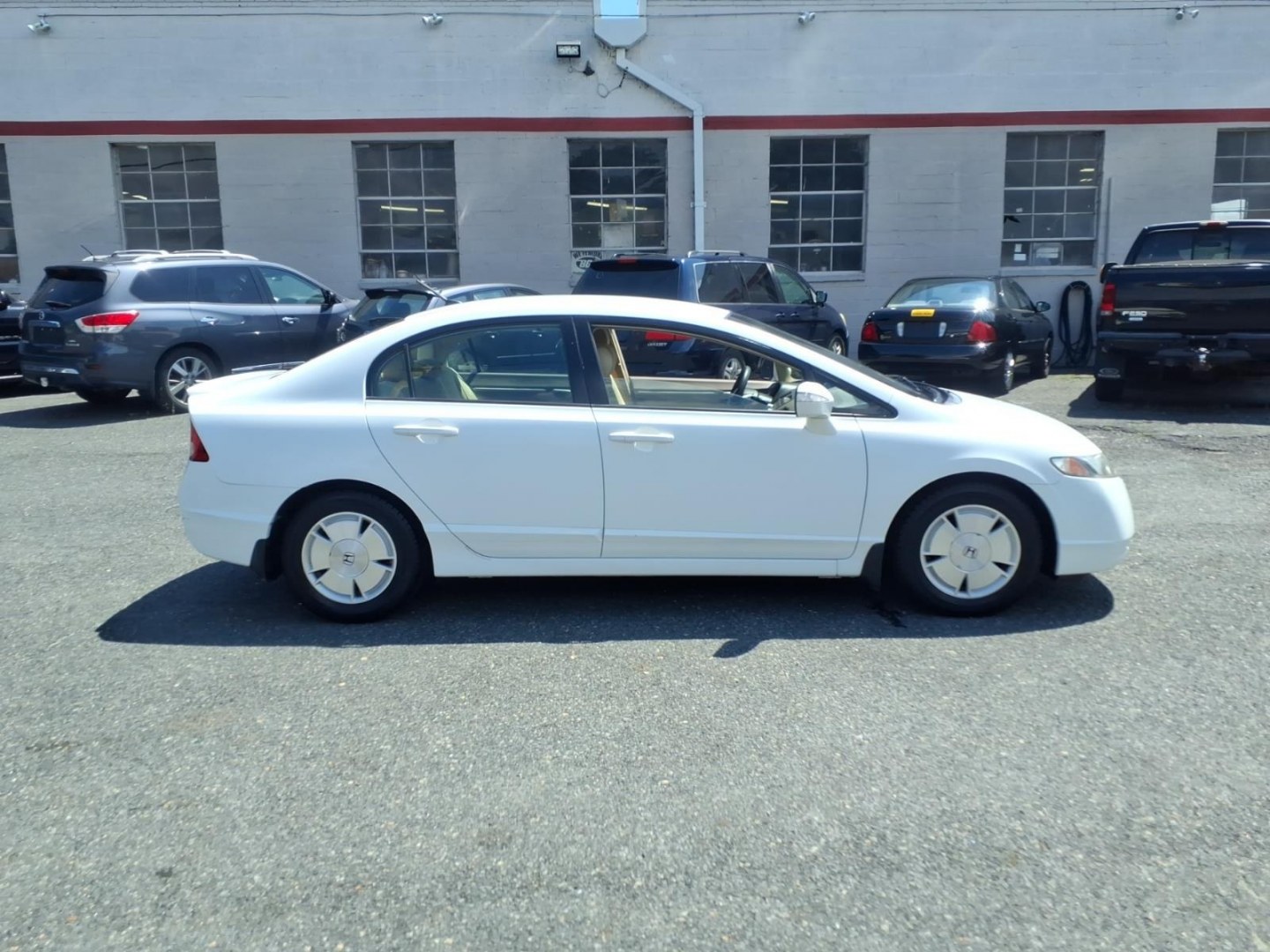 2008 Taffeta White Honda Civic Hybrid (JHMFA36218S) with an 1.3L 1.3L Hybrid I4 110hp 123ft. lbs. Fuel Injected engine, CVT transmission, located at 50 Eastern Blvd., Essex, MD, 21221, (410) 686-3444, 39.304367, -76.484947- Photo#5