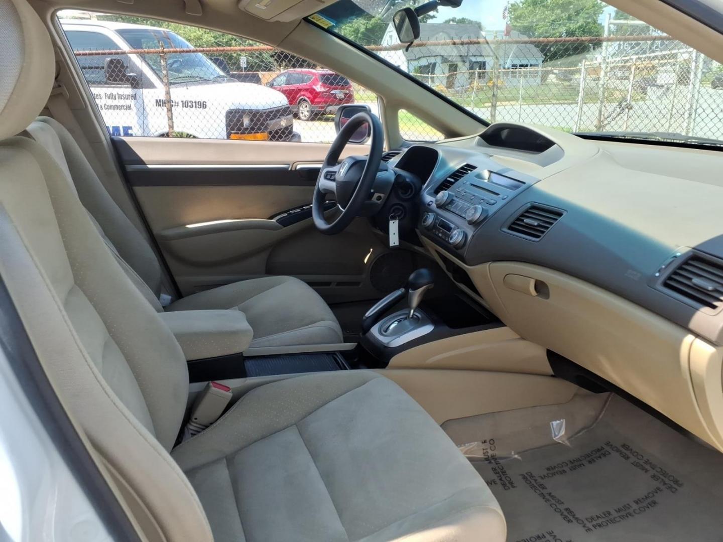 2008 Taffeta White Honda Civic Hybrid (JHMFA36218S) with an 1.3L 1.3L Hybrid I4 110hp 123ft. lbs. Fuel Injected engine, CVT transmission, located at 50 Eastern Blvd., Essex, MD, 21221, (410) 686-3444, 39.304367, -76.484947- Photo#12