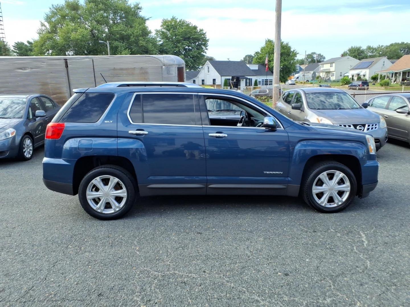 2016 Dark Sapphire Blue Metallic GMC Terrain SLT (2GKFLUEK6G6) with an 2.4L 4 Cylinder Fuel Injected engine, ATAWD transmission, located at 50 Eastern Blvd., Essex, MD, 21221, (410) 686-3444, 39.304367, -76.484947- Photo#5