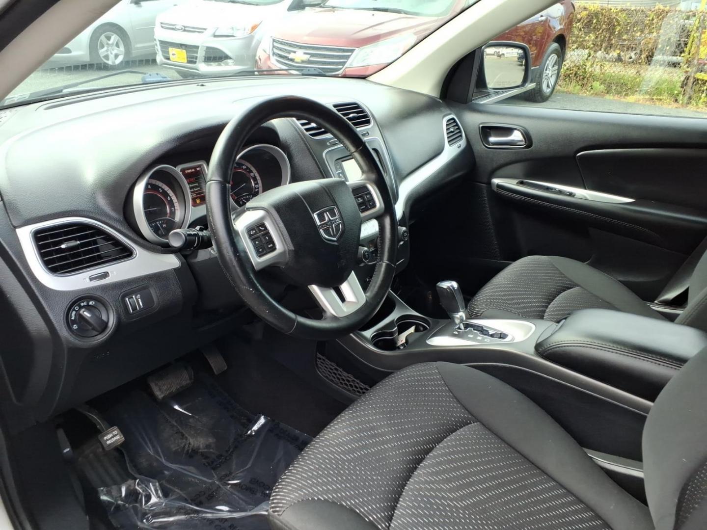 2018 Silver Dodge Journey SE (3C4PDCAB9JT) with an 2.4L 4 Cylinder Sequential-Port F.I. engine, Automatic transmission, located at 50 Eastern Blvd., Essex, MD, 21221, (410) 686-3444, 39.304367, -76.484947- Photo#7