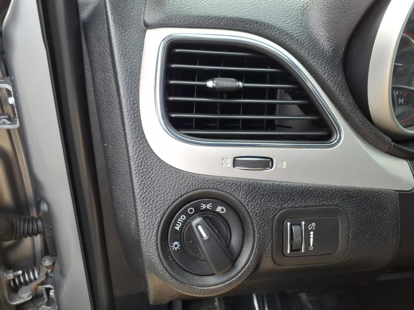 2018 Silver Dodge Journey SE (3C4PDCAB9JT) with an 2.4L 4 Cylinder Sequential-Port F.I. engine, Automatic transmission, located at 50 Eastern Blvd., Essex, MD, 21221, (410) 686-3444, 39.304367, -76.484947- Photo#19